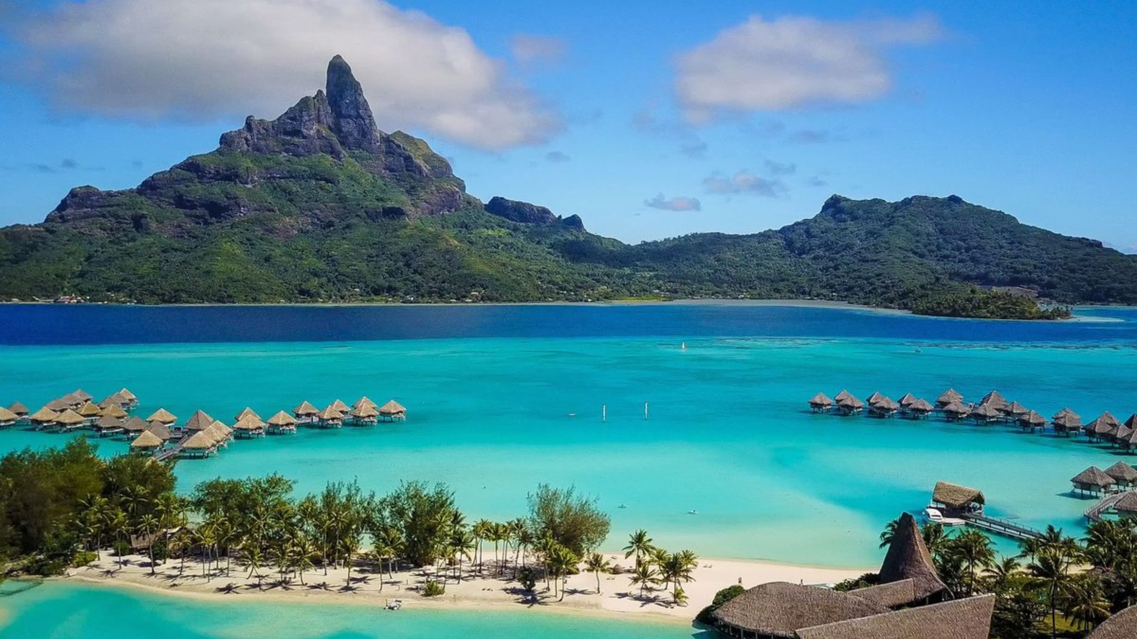 Bora Bora con Monte Otemanu y laguna turquesa, Polinesia Francesa